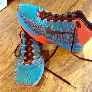 7y Nike shoes. Used condition.